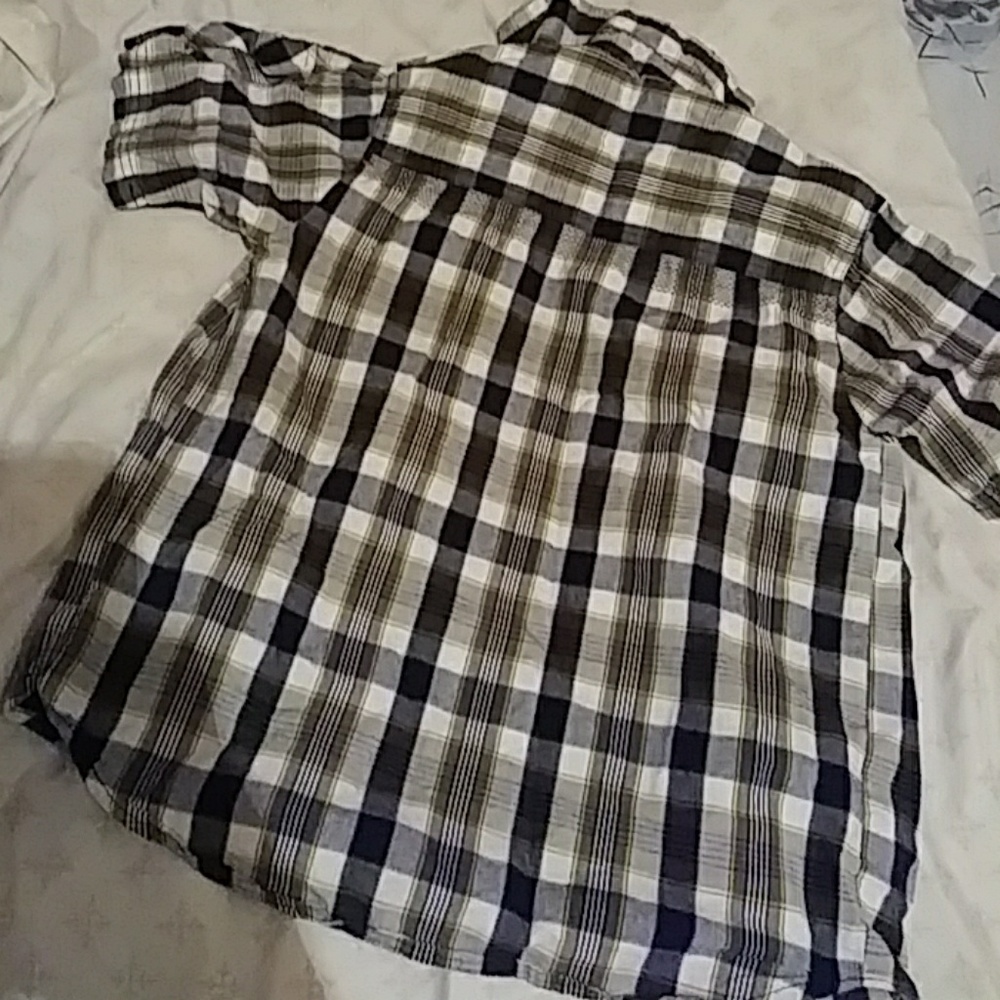 Button up shirt - Picture 2 of 2